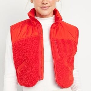 Old Navy Cropped Sherpa Puffer Vest – Size M – SOLD OUT Holiday Favorite